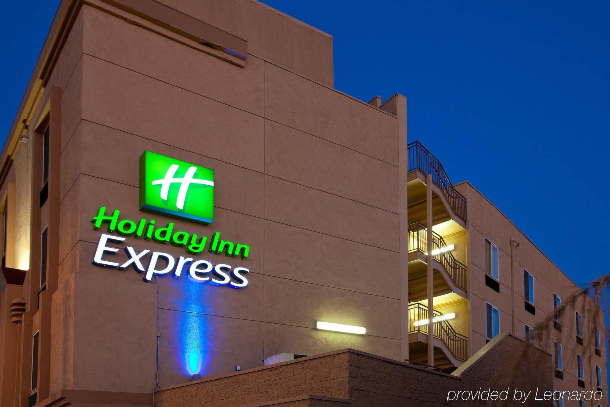 Holiday Inn Express West Los Angeles, An Ihg Hotel Zewnętrze zdjęcie