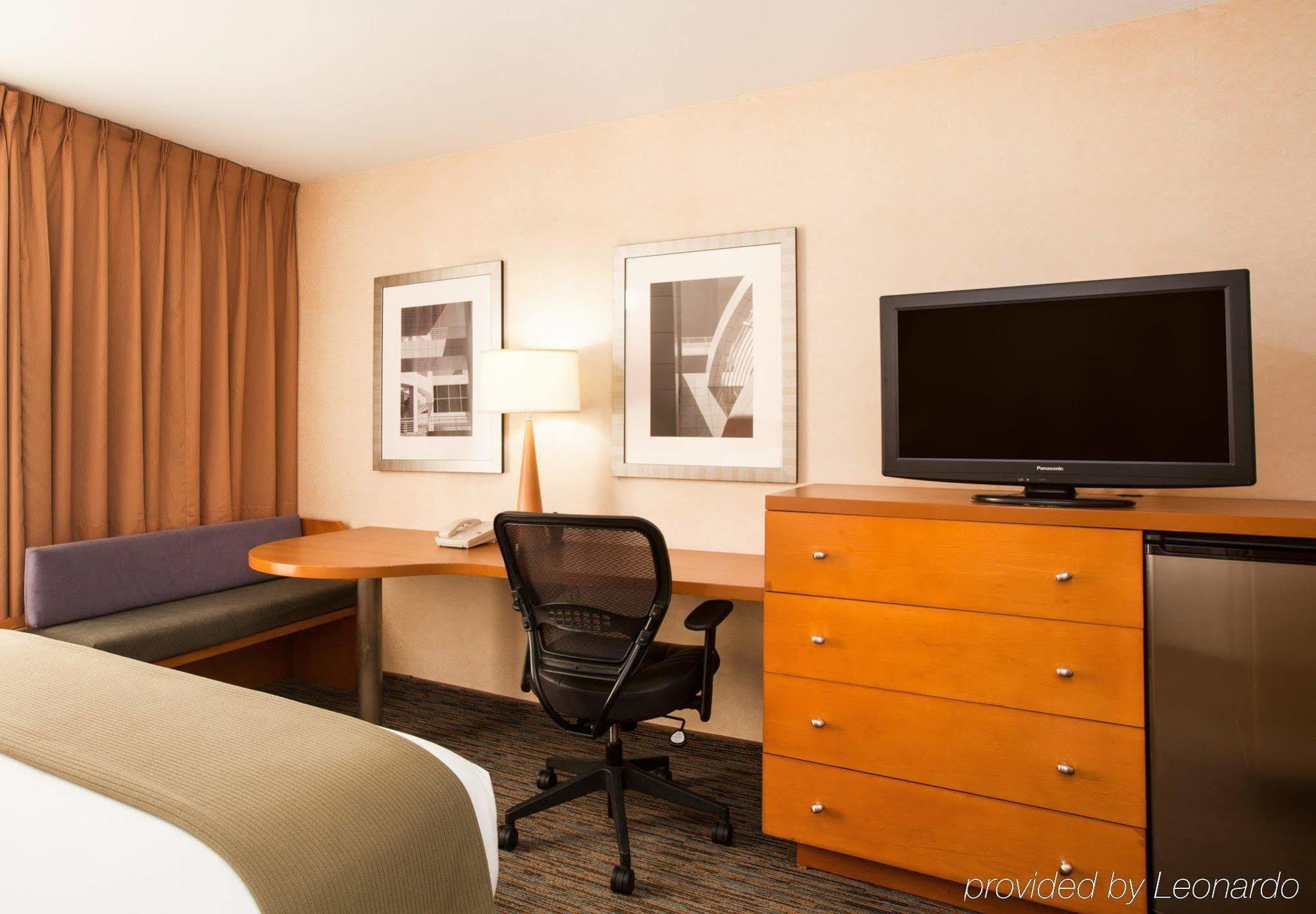 Holiday Inn Express West Los Angeles By Ihg Zewnętrze zdjęcie