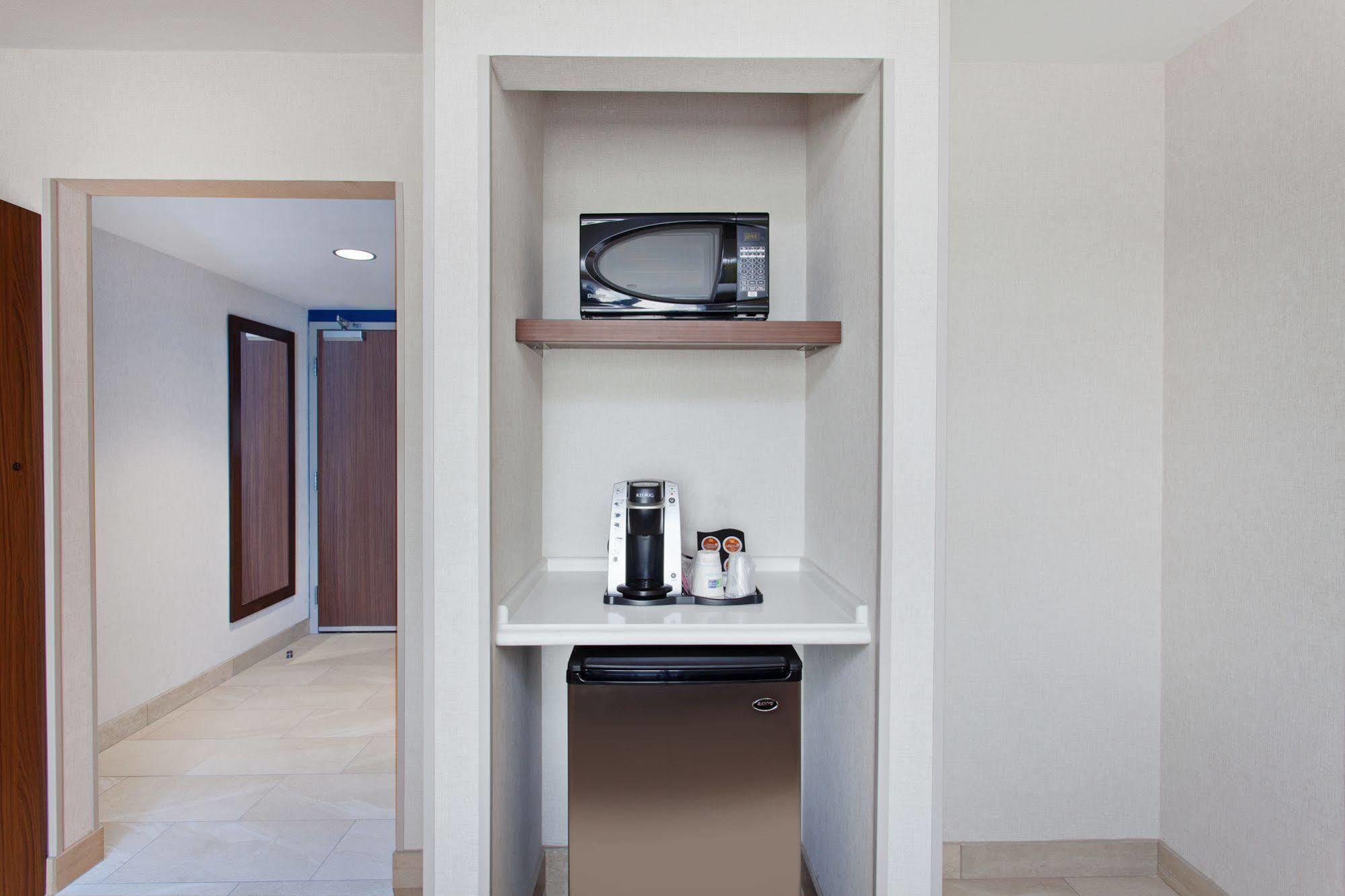 Holiday Inn Express West Los Angeles By Ihg Zewnętrze zdjęcie